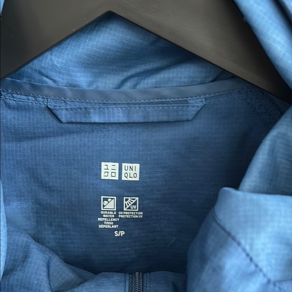 Uniqlo Blue UV protection Lightweight Shirt Jacket with excellent condition - Picture 6 of 7